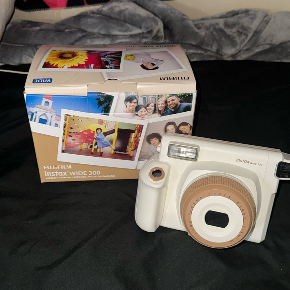 Insta Polaroid camera